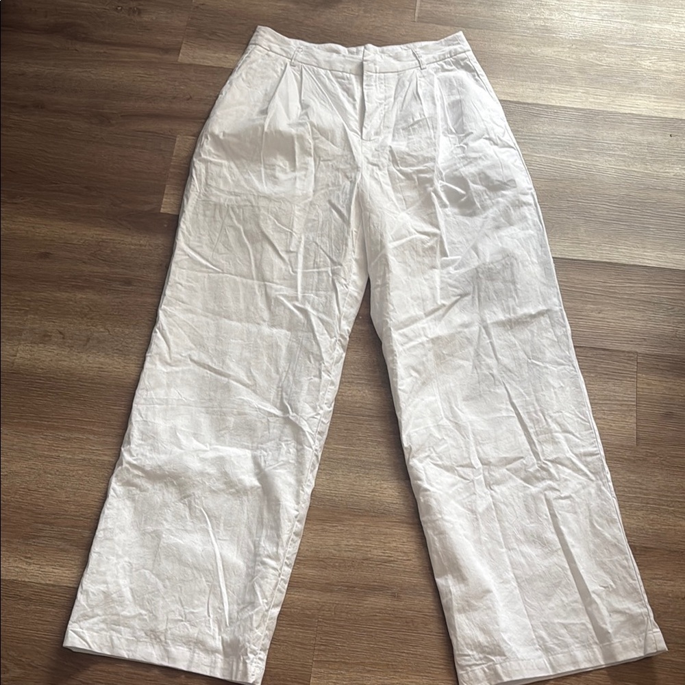 Commense white trousers